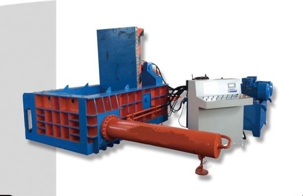 स्क्रैप धातु हाइड्रोलिक प्रेस मशीन 120T क्षमता हाइड्रोलिक बेलर 450 x 450 मिमी आकार: