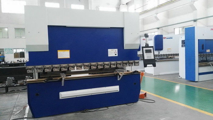 स्वचालित सीएनसी प्रेस ब्रेक स्टील प्लेट झुकने मशीन आईएसओ 9001 प्रमाणन
