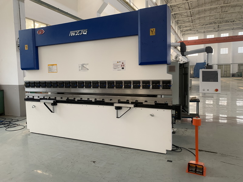 नवीनतम कंपनी ब्लॉग के बारे में सीएनसी प्रेस ब्रेक 130T पर दोहराव और दक्षता कैसे