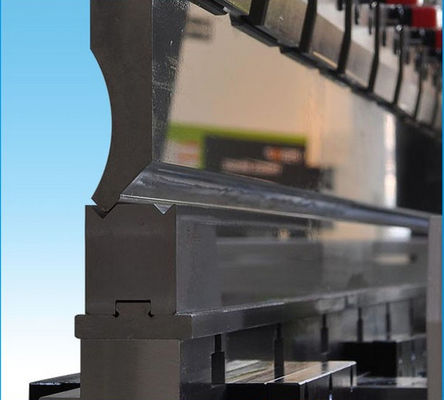 खरीदें 42CrMo LVD प्रेस ब्रेक टूलिंग 3.2M लंबाई वाली स्टील प्लेट झुकने वाली नीचे मर जाती है online manufacture