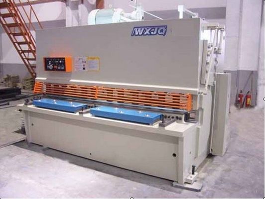 खरीदें 20 मिमी बेस प्लेट हाइड्रोलिक बाल काटना मशीन लाइट पोल शीट मशीन काटना लाइन online manufacture