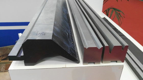 खरीदें अनुकूलन यूरोपीय शैली प्रेस ब्रेक टूलींग 42CMo धारा पंच / डाई नए नए साँचे online manufacture