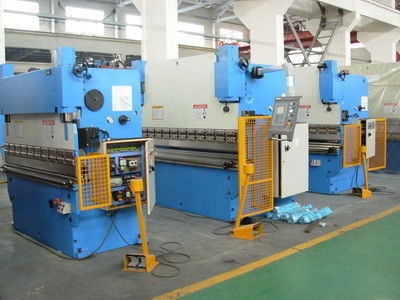 खरीदें 7000 किलोग्राम भार क्षमता 5000*2500*3000 मिमी शीट मेटल प्रेस ब्रेक के साथ पीएलसी नियंत्रण प्रणाली सटीक झुकने के लिए online manufacture