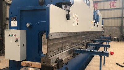 खरीदें Tandem Press Brake with 200-800 mm Table Width, 40-3000 Tons Max Pressure, and 0.02 mm Back Gauge Accuracy online manufacture