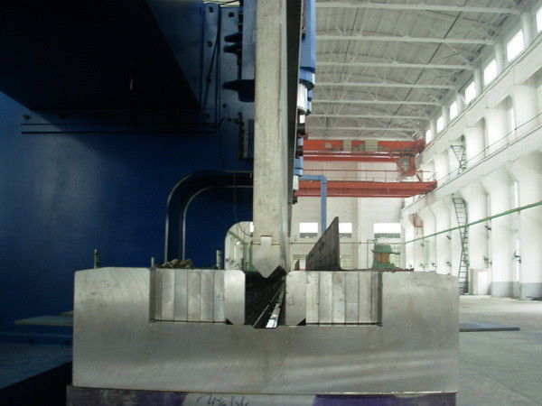 WE67K800T / 7000 भारी शीट धातु हाथ झुकने हाइड्रोलिक अग्रानुक्रम प्रेस ब्रेक मशीन