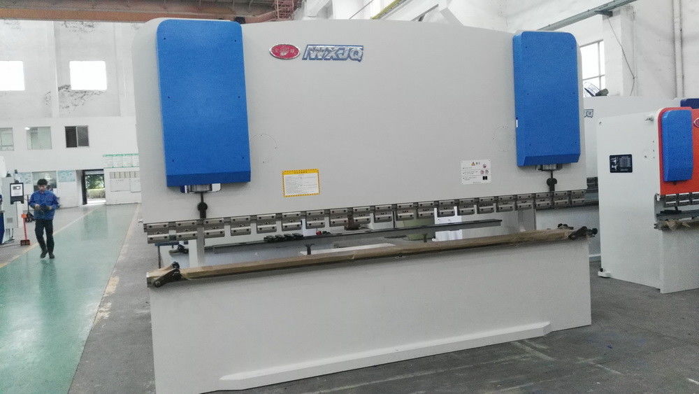 1250 मिमी चौड़ाई 100-400T शीट मेटल प्रेस ब्रेक के लिए एल्यूमीनियम