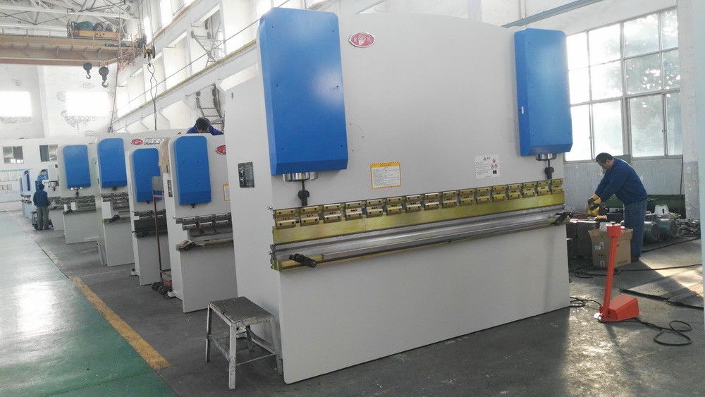 1250 मिमी चौड़ाई 100-400T शीट मेटल प्रेस ब्रेक के लिए एल्यूमीनियम