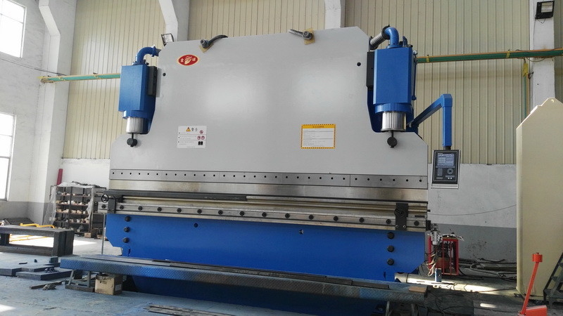 500T फोर्स सीएनसी हाइड्रोलिक प्रेस ब्रेक धातु निर्माण,ऑटोमोटिव कारखानों पर उपयोग