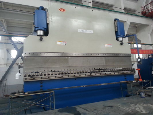 सीएनसी हाइड्रोलिक प्रेस ब्रेक 400KN अधिकतम दबाव 175° अधिकतम झुकने कोण और 6000 मिमी अधिकतम झुकने की लंबाई के साथ शीट धातु के लिए